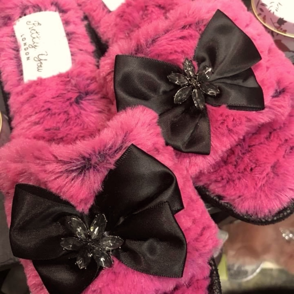 Pretty You hot pink slippers NWT